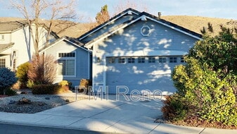 5725 W Brookdale Dr in Reno, NV - Building Photo