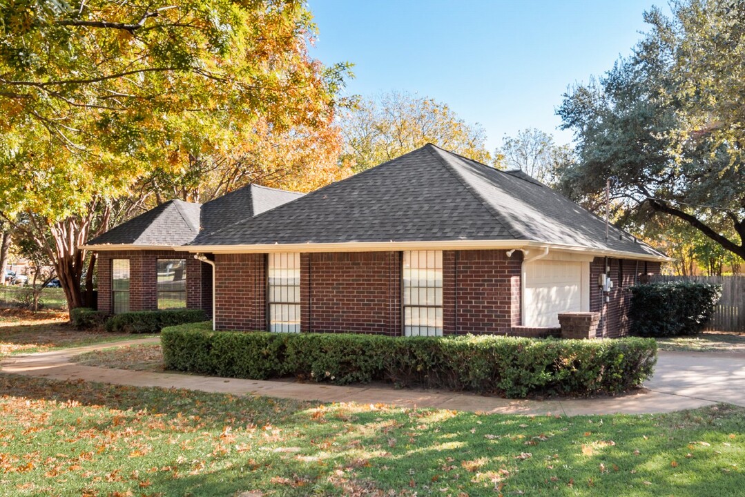 1805 Renfro Rd in Colleyville, TX - Building Photo