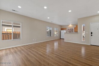 9435 Stoney Creek Way in Reno, NV - Building Photo - Building Photo