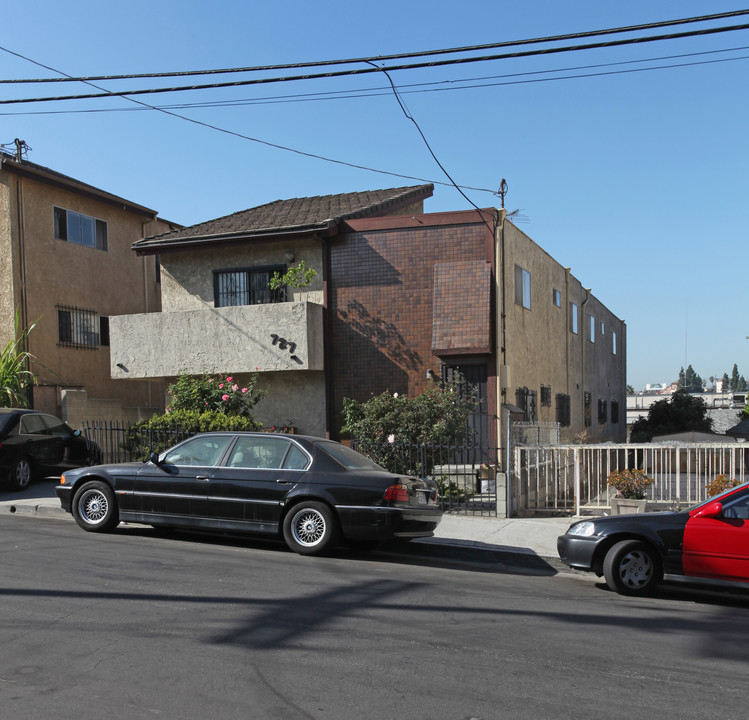 727 Bunker Hill Ave in Los Angeles, CA - Building Photo