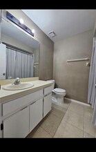 1060 Dees Dr in Oviedo, FL - Building Photo - Building Photo