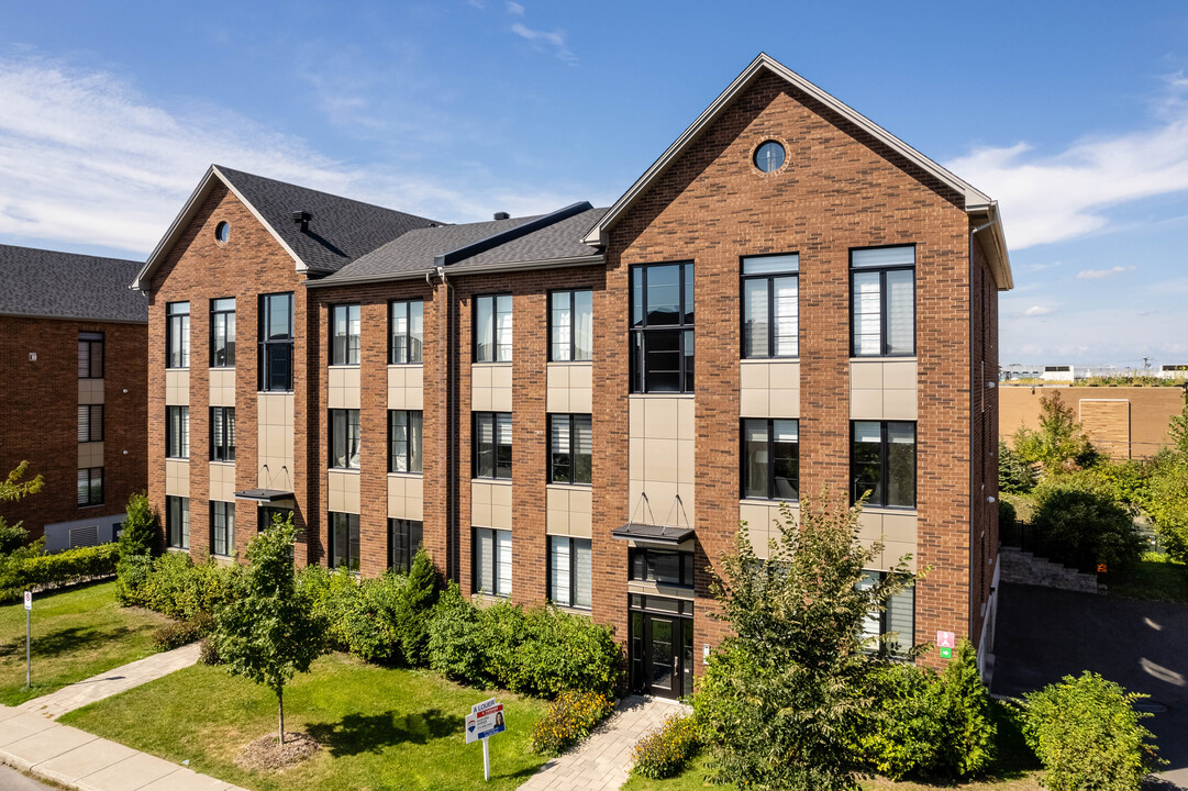 2527 Des Équinoxes Rue in Montréal, QC - Building Photo