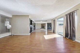 6911 Bellaire Ave in Los Angeles, CA - Building Photo - Building Photo