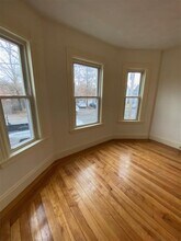 87 Marshall St, Unit 1 in Medford, MA - Building Photo - Building Photo