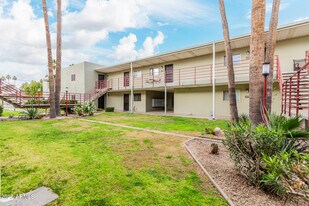 4610 N 68th St in Scottsdale, AZ - Building Photo