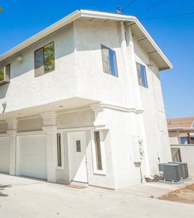 6128 Vinevale Ave in Maywood, CA - Foto de edificio - Building Photo