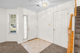 19958 Dunstable Cir in Germantown, MD - Building Photo - Building Photo