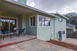 2209 Hamilton Ave in San Bruno, CA - Building Photo - Building Photo