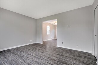 12078 Morningside Dr in Shepherdsville, KY - Building Photo - Building Photo
