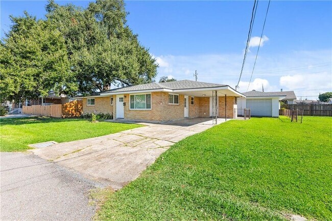 542 Marino Dr in Norco, LA - Building Photo - Building Photo