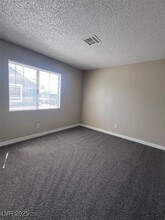 1963 Dwarf Star Dr in Las Vegas, NV - Building Photo - Building Photo