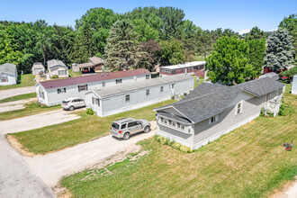 765 W Cairns St in Ellsworth, WI - Building Photo - Building Photo