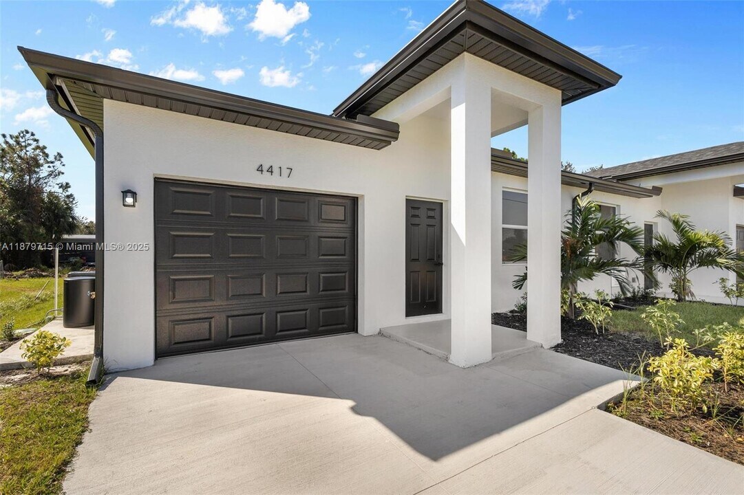 4417 28th St SW in Lehigh Acres, FL - Building Photo
