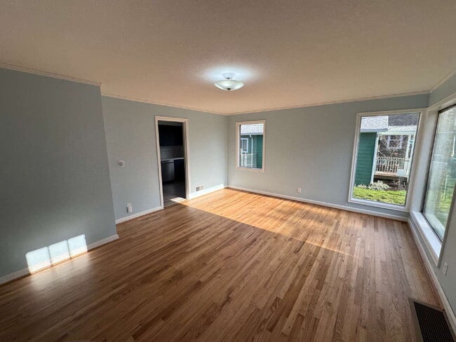 3623 SE Flavel St in Portland, OR - Building Photo - Building Photo