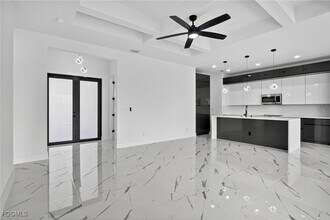 3531 NE 17th Ave in Cape Coral, FL - Foto de edificio - Building Photo