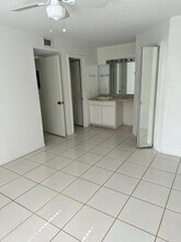 4528 Commander Dr in Orlando, FL - Foto de edificio - Building Photo