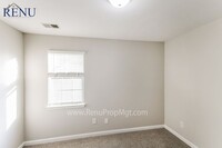 130 Ashford Ln photo'