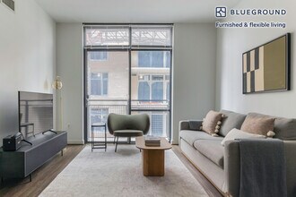 4918 St Elmo Ave in Bethesda, MD - Building Photo - Building Photo