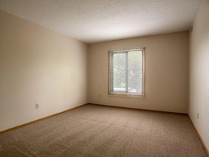 2015 Central Ave NE in Minneapolis, MN - Foto de edificio - Building Photo