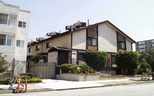 509 W Doran St in Glendale, CA - Foto de edificio - Building Photo