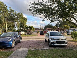 1795 NE 175th St in North Miami Beach, FL - Building Photo - Building Photo