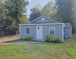 5888 Centerville Rd in Williamsburg, VA - Building Photo