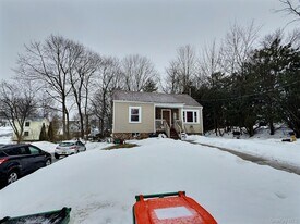 4 Pilgrim Terrace in Poughkeepsie, NY - Building Photo