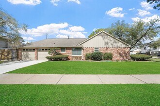 5058 Yarwell Dr in Houston, TX - Building Photo - Building Photo