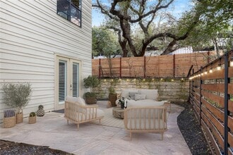 707 Cardinal Ln in Austin, TX - Building Photo - Building Photo