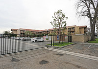 Donald Jordan Sr. Manor in Garden Grove, CA - Foto de edificio - Building Photo