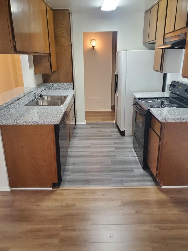 5227 Hermitage Ave, Unit 2