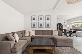 8000 Treehouse Ln in Austin, TX - Building Photo - Building Photo