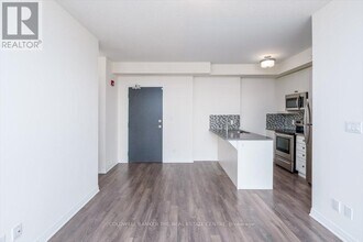 2 Adam Sellers St in Markham, ON - Building Photo - Building Photo