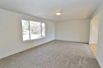 8365 Wyndham Ln in Boise, ID - Building Photo - Building Photo