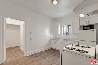 220 E Vernon Ave in Los Angeles, CA - Building Photo - Building Photo