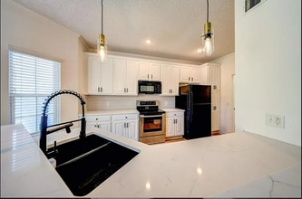 15922 W 91st Terrace in Lenexa, KS - Building Photo - Building Photo