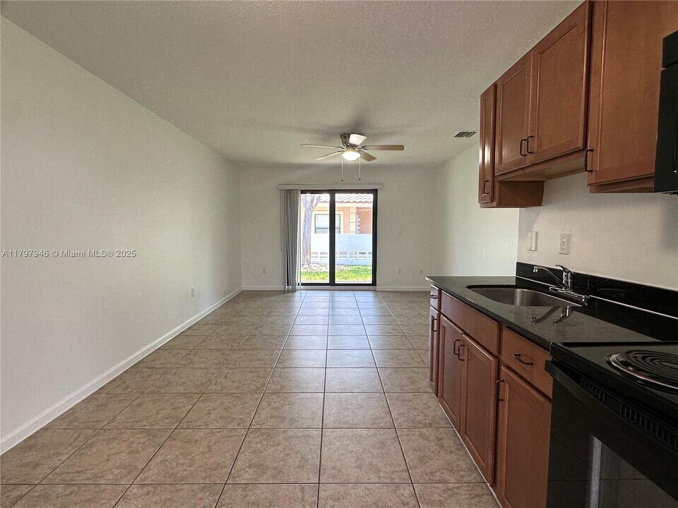 1041 NE 10th Ave in Fort Lauderdale, FL - Building Photo