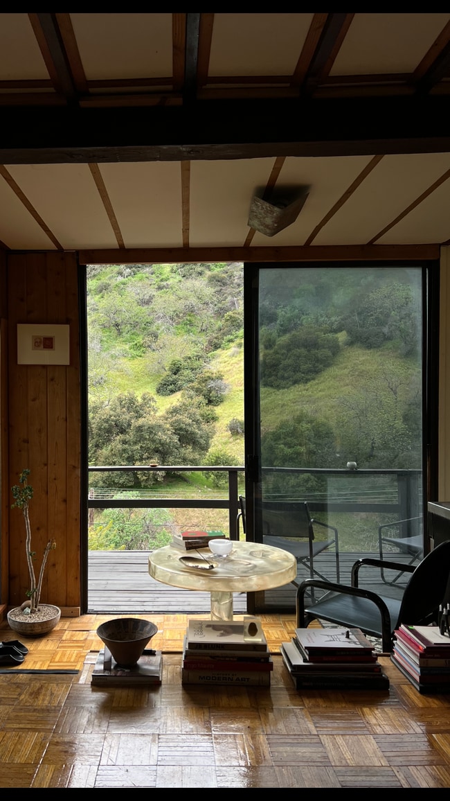 2252 Laurel Canyon Blvd, Unit 1bd Laurel Canyon ViewApt in Los Angeles, CA - Building Photo - Building Photo