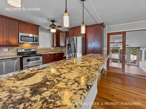 1266 Manulani St-Unit -Main House in Kailua, HI - Building Photo - Building Photo