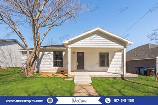 609 E Morton St in Denison, TX - Building Photo