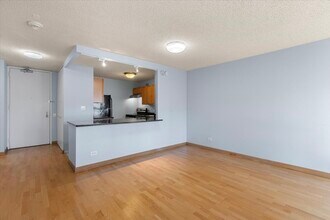 30 E Huron St in Chicago, IL - Building Photo - Building Photo