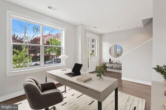 203 Montgomery St in Alexandria, VA - Building Photo - Building Photo