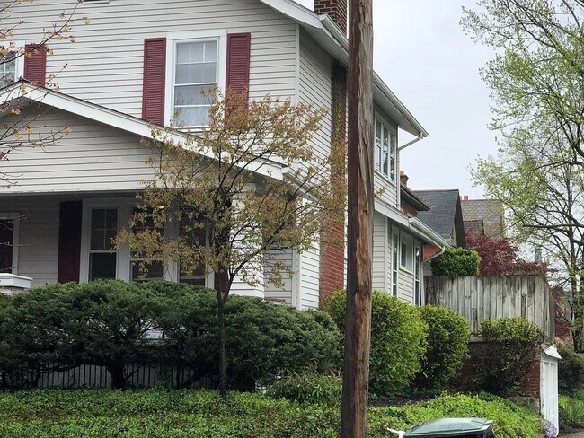 property at 1110 S 4th St