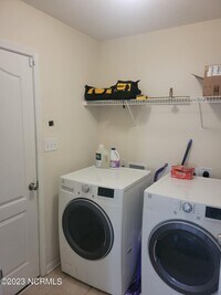 140 Cavalier Dr photo'