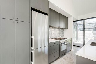 2615 Willow St in Austin, TX - Building Photo - Building Photo