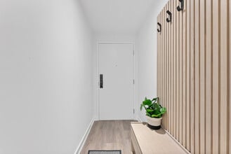 28 Ann St in Mississauga, ON - Building Photo - Building Photo