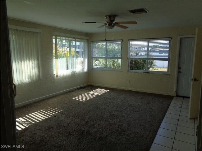 820 Cape Coral Pkwy W in Cape Coral, FL - Building Photo - Building Photo