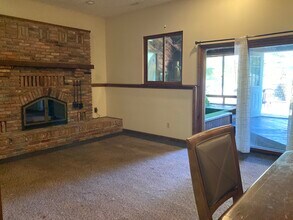 5219 Cottonwood Dr, Unit Patio in Lothian, MD - Building Photo - Building Photo