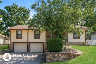 1815 N Lazy Branch Rd in Independence, MO - Building Photo