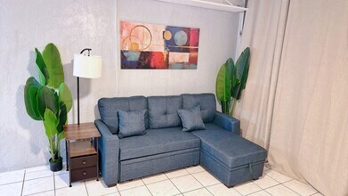 778 Wiliwili St in Honolulu, HI - Foto de edificio - Building Photo